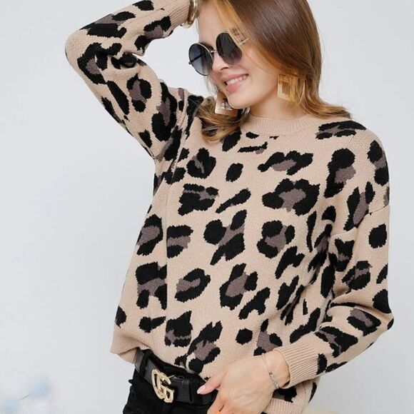 ADORA Sweaters - Adora // leopard sweater // Size large // EUC